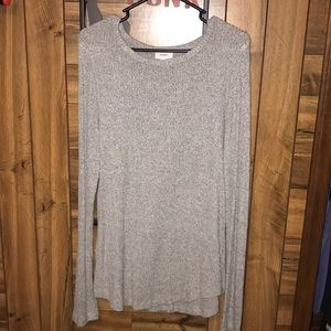 Long sleeve grey t shirt